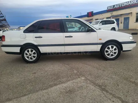 Volkswagen Passat 1996 года за 2 000 000 тг. в Актау – фото 15
