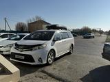 Toyota Sienna 2015 года за 11 300 000 тг. в Казалинск