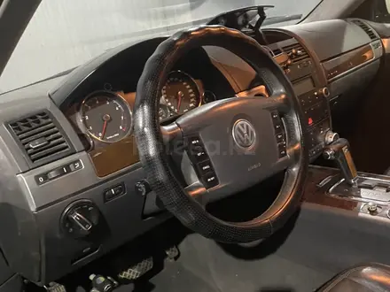 Volkswagen Touareg 2004 года за 5 000 000 тг. в Костанай – фото 5