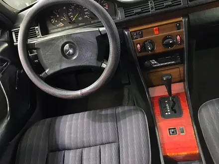 Mercedes-Benz E 300 1990 года за 1 700 000 тг. в Аягоз – фото 12