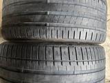 Пара летние шины 285/30/22 285/30R22 Falken Azenis. за 150 000 тг. в Алматы