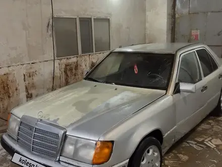 Mercedes-Benz E 200 1991 года за 800 000 тг. в Казалинск – фото 2