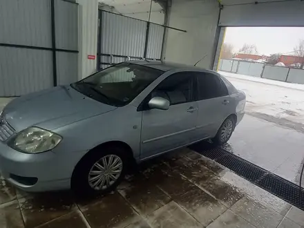 Toyota Corolla 2004 года за 4 000 000 тг. в Актобе – фото 3