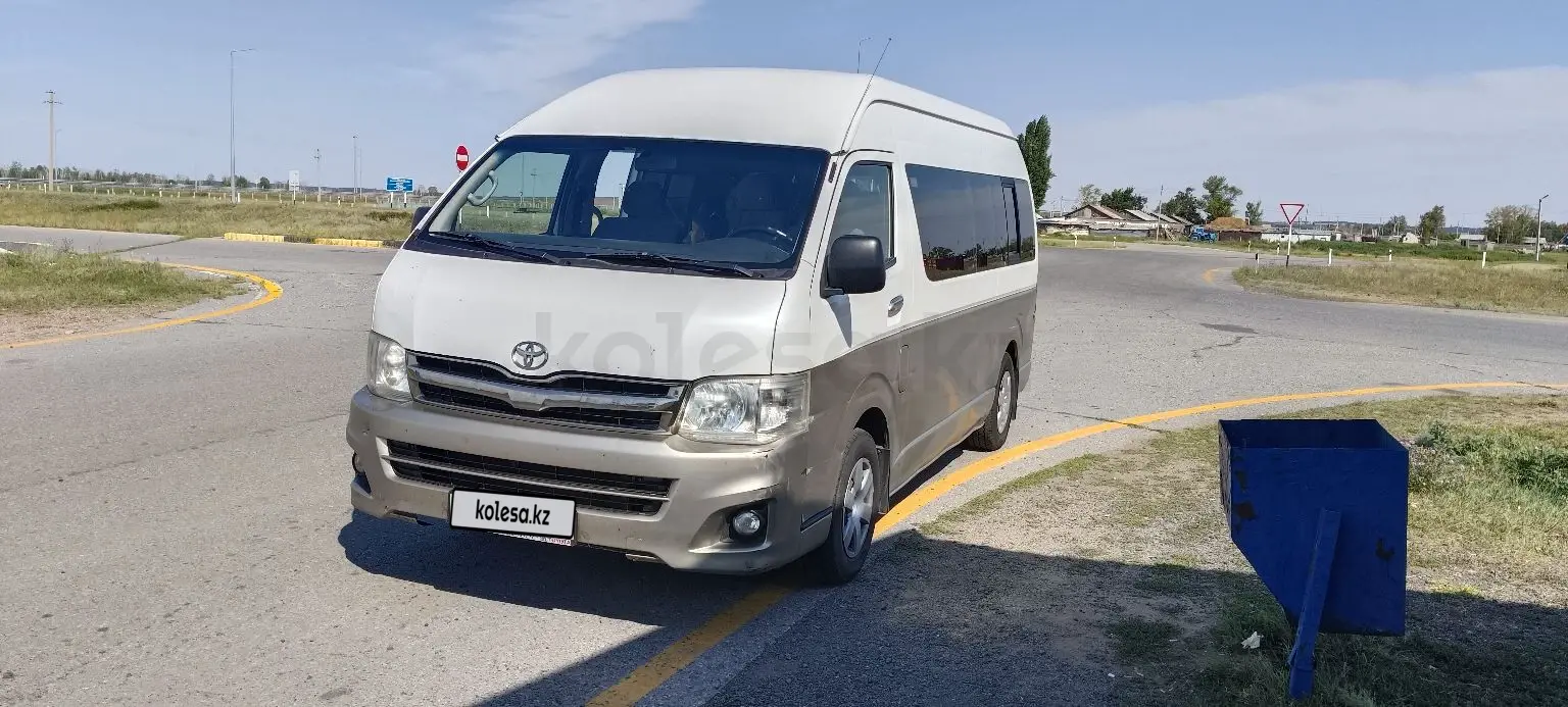 Toyota HiAce, 2012