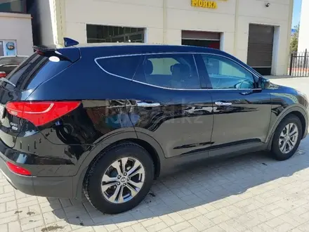 Hyundai Santa Fe 2013 года за 10 000 000 тг. в Актобе – фото 2