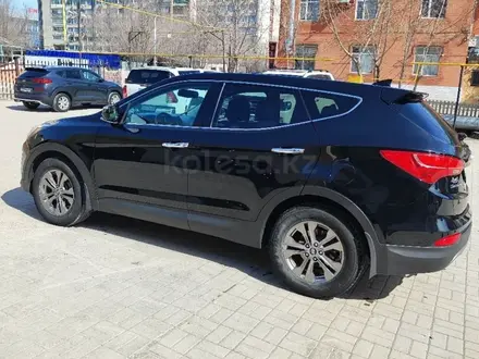 Hyundai Santa Fe 2013 года за 10 000 000 тг. в Актобе – фото 3