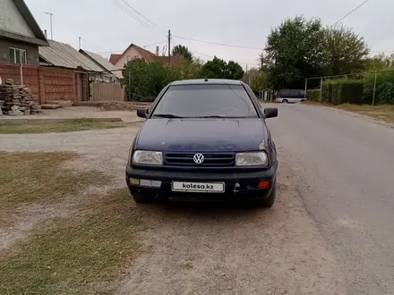 Volkswagen Vento 1994 года за 950 000 тг. в Алматы – фото 5