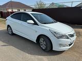 Hyundai Solaris 2015 года за 5 900 000 тг. в Уральск – фото 2