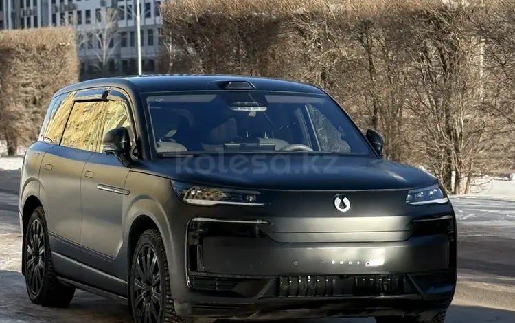 Denza N9 2025 года за 40 500 000 тг. в Астана