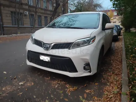 Toyota Sienna 2015 года за 9 000 000 тг. в Уральск – фото 3