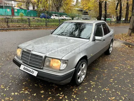 Mercedes-Benz E 280 1993 года за 3 200 000 тг. в Алматы – фото 2