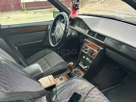 Mercedes-Benz E 220 1994 года за 2 400 000 тг. в Кызылорда – фото 6