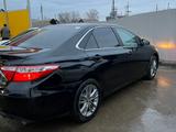 Toyota Camry 2017 года за 7 500 000 тг. в Уральск – фото 4