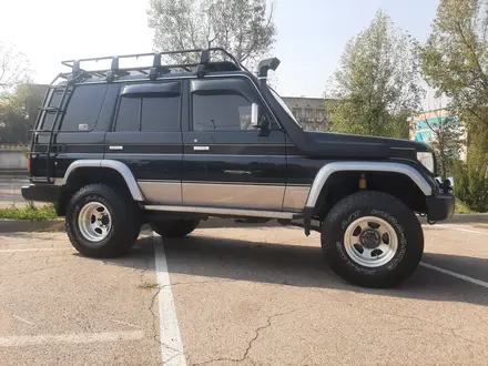 Toyota Land Cruiser Prado 1995 года за 11 555 555 тг. в Алматы – фото 2