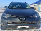 Toyota RAV4 2016 года за 9 000 000 тг. в Актобе – фото 2