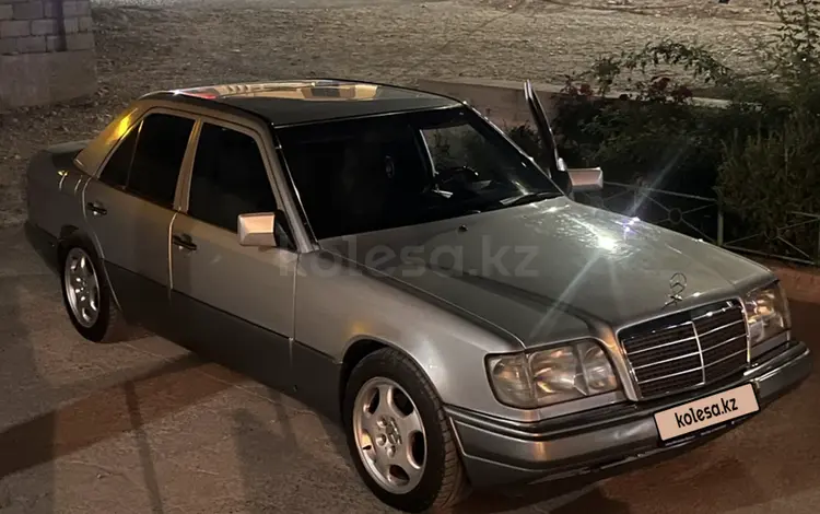 Mercedes-Benz E 220 1994 года за 2 650 000 тг. в Шымкент