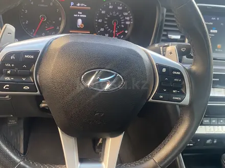 Hyundai Sonata 2018 года за 9 300 000 тг. в Алматы – фото 11