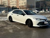 Toyota Camry 2018 года за 13 500 000 тг. в Алматы