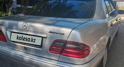 Mercedes-Benz E 240 1998 года за 2 550 000 тг. в Караганда – фото 4