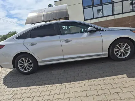 Hyundai Sonata 2019 года за 4 500 000 тг. в Уральск – фото 3