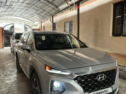 Hyundai Santa Fe 2019 года за 13 300 000 тг. в Кызылорда