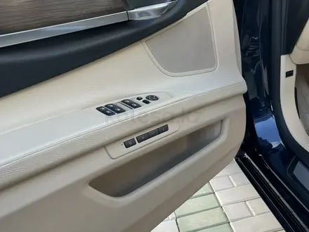 BMW 750 2011 года за 12 500 000 тг. в Астана – фото 12
