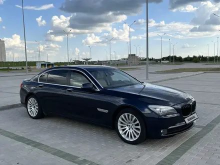 BMW 750 2011 года за 12 500 000 тг. в Астана – фото 14