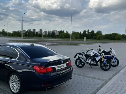 BMW 750 2011 года за 12 500 000 тг. в Астана – фото 19