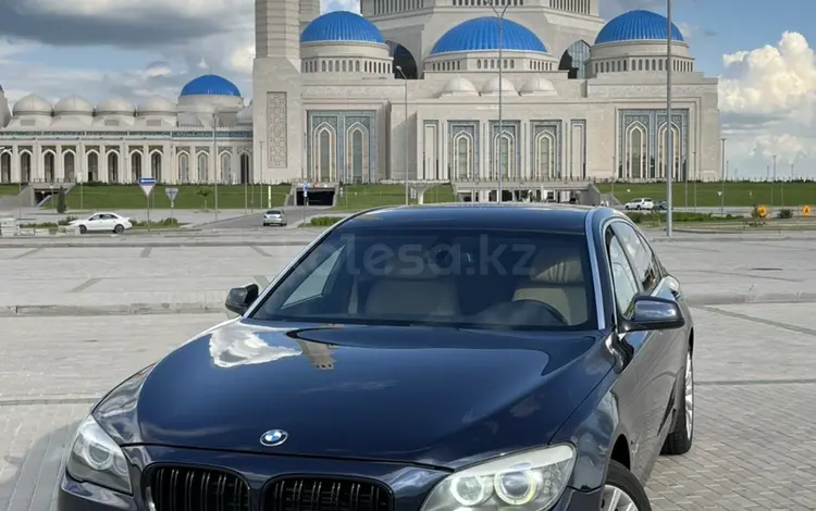 BMW 750 2011 года за 12 500 000 тг. в Астана