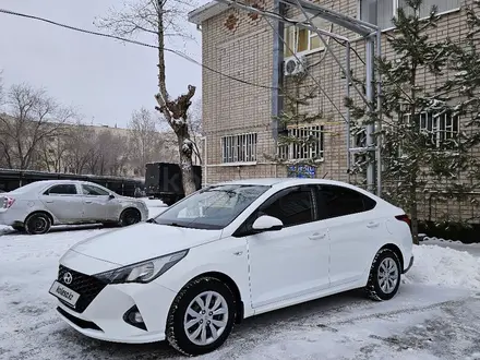 Hyundai Accent 2020 года за 8 100 000 тг. в Актобе – фото 2