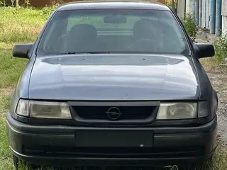 Opel Vectra, 1989