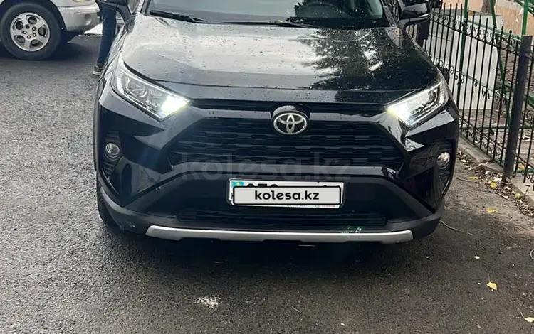Toyota RAV4 2020 года за 13 500 000 тг. в Актау