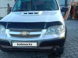 Chevrolet Niva 2012 года за 2 800 000 тг. в Актобе – фото 5