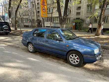 Volkswagen Vento 1994 года за 690 000 тг. в Алматы – фото 2