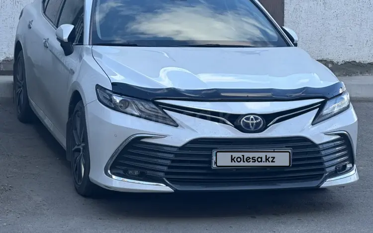 Toyota Camry 2022 года за 16 600 000 тг. в Актау