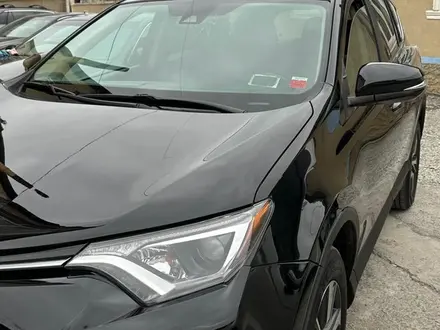 Toyota RAV4 2018 года за 13 200 000 тг. в Астана – фото 3