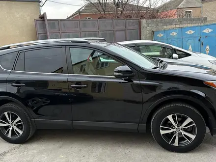 Toyota RAV4 2018 года за 13 200 000 тг. в Астана