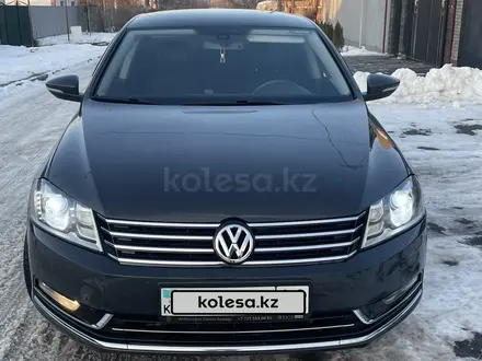 Volkswagen Passat 2014 года за 5 900 000 тг. в Алматы – фото 3