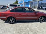 Volkswagen Passat 1997 года за 700 000 тг. в Атырау – фото 2