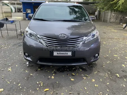 Toyota Sienna 2015 года за 13 800 000 тг. в Алматы – фото 2