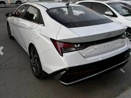 Hyundai Elantra 2024 годаүшін8 650 000 тг. в Алматы – фото 3