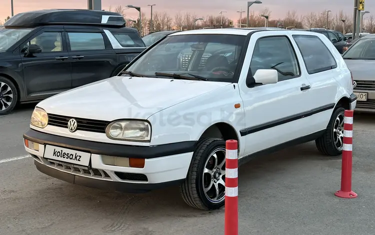 Volkswagen Golf 1995 года за 1 500 000 тг. в Астана