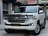 Toyota Land Cruiser 2017 года за 36 000 000 тг. в Шымкент