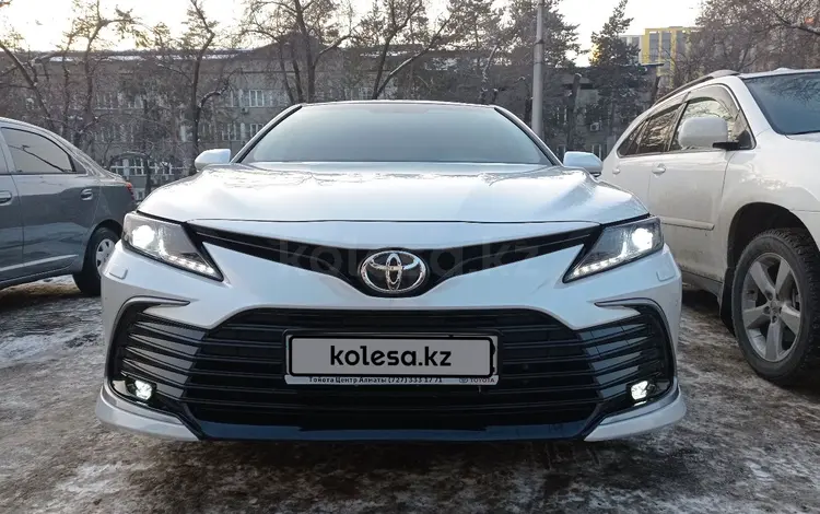 Toyota Camry 2021 года за 16 000 000 тг. в Алматы