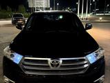 Toyota Highlander 2013 года за 13 500 000 тг. в Караганда
