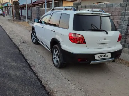 Mitsubishi Outlander 2005 годаүшін6 000 000 тг. в Алматы