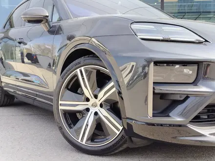 Porsche Macan Turbo 2025 года за 89 400 000 тг. в Алматы – фото 3
