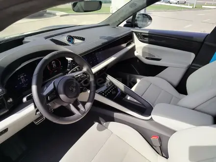Porsche Macan Turbo 2025 года за 89 400 000 тг. в Алматы – фото 5