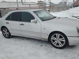 Mercedes-Benz E 230 1995 годаfor2 750 000 тг. в Астана – фото 2