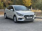 Hyundai Accent 2019 года за 7 100 000 тг. в Тараз – фото 2